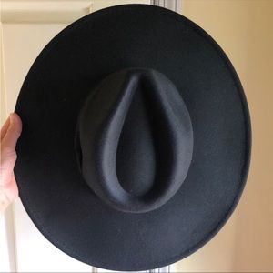 Wide brim felt hat